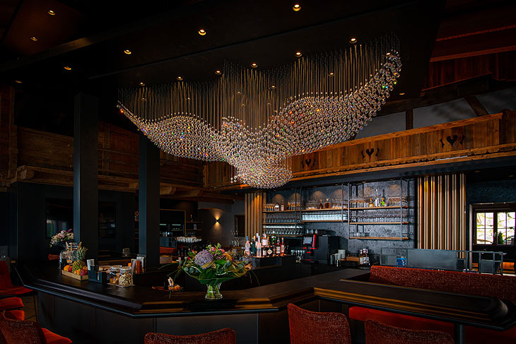 Bar im jezz AlmResort Ellmau (&copy;Foto: Martin Lifka)